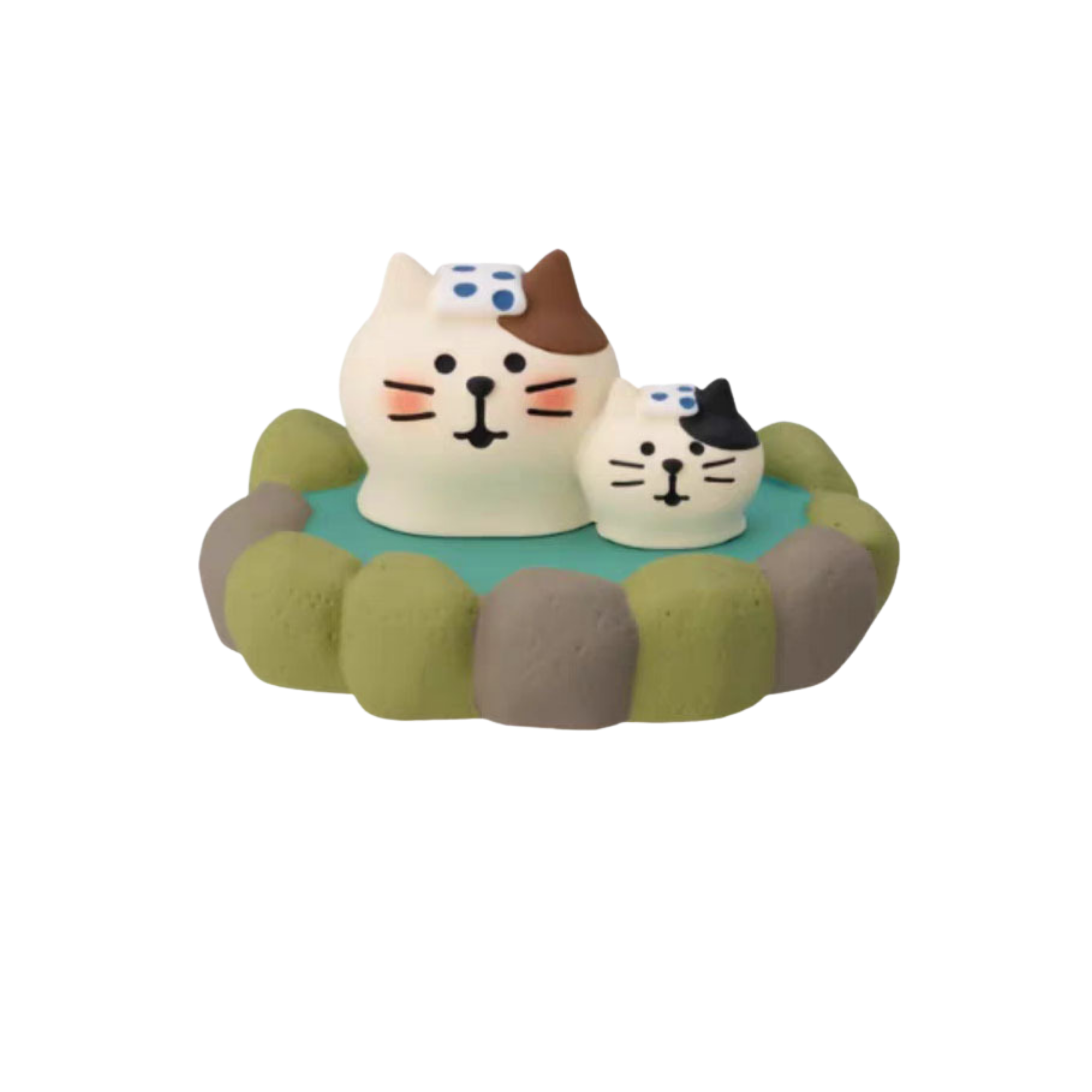 Two collectible cat figurines from the IREN Shizen FREE GIFT Biyu Neko Blind Box relax in a round green and gray stone bath with blue water, wearing tiny white towels. A must-have for fans of the Biyu Neko Blind Box!.